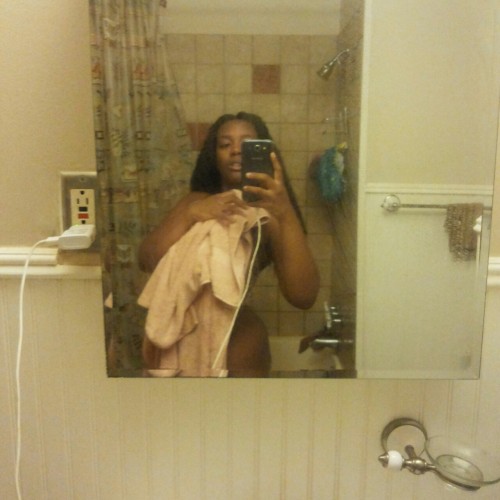 lovein-nyc:  Shower selfies💜