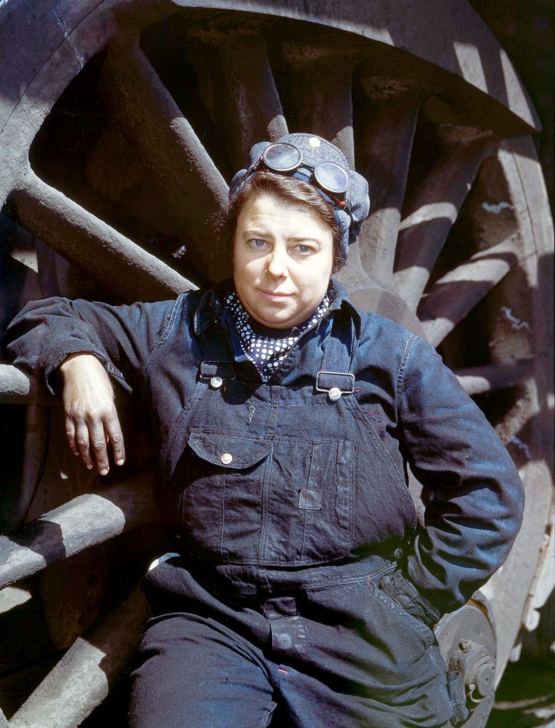 stuffmomnevertoldyou:  Iowa’s WWII railroad women