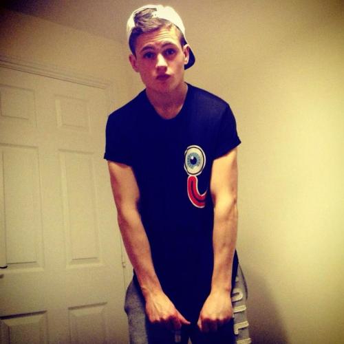 fagslave2chavsfitlads:  SFL192a