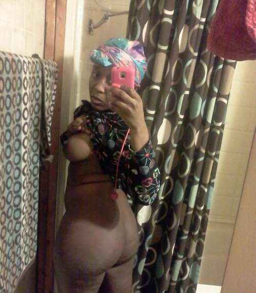 curtflirt509:  I’m loving her selfies!