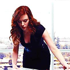 natasharomanovgifs:  Natasha’s Iron Man 2 hair appreciation post (ﾉ◕ヮ◕)ﾉ*:・ﾟ✧for