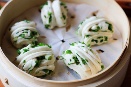 foodffs:Steamed Scallion Buns - Hua JuanFollow for recipesIs this how you roll?