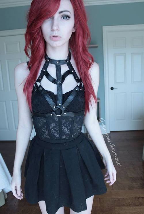 kerosene-hearts-bleeding:  Untitled en We Heart It - http://weheartit.com/entry/94355855