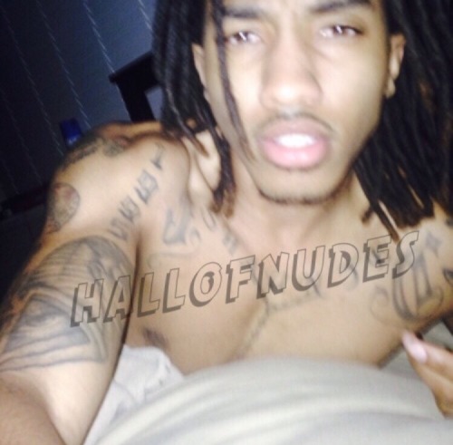 yeaimaundercover:  hall-of-nudes:  Love him  😍