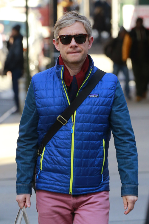 【HQ】Martin Freeman seen shopping in Tribeca in New York City. 010316