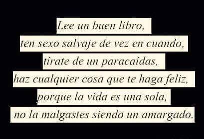 somospandaspordentroyporfuera:  -Una chica invisible. 