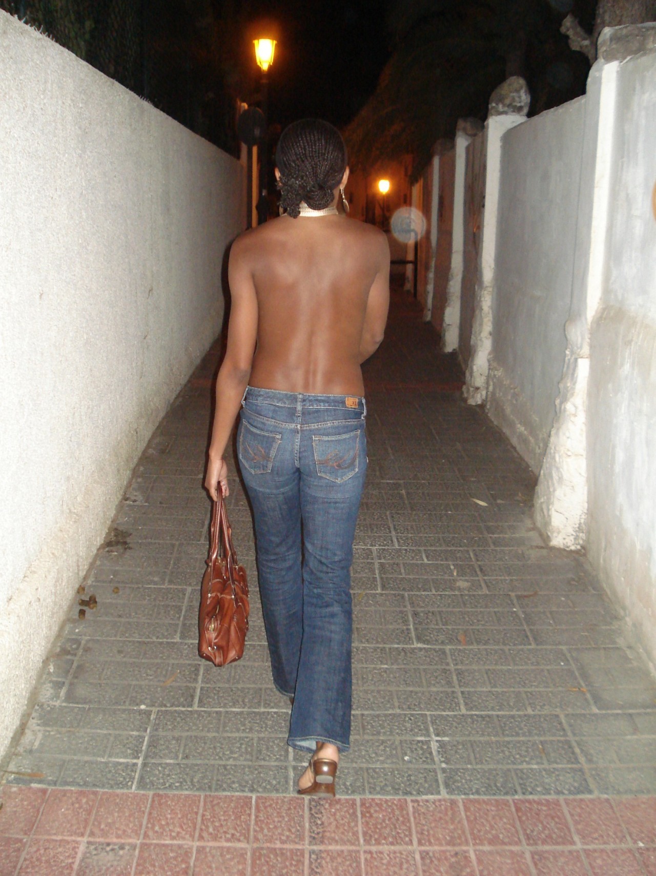 EBONY/BLACK