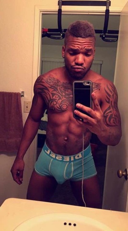 chawkletness:  Big niggas! 😍😍😍
