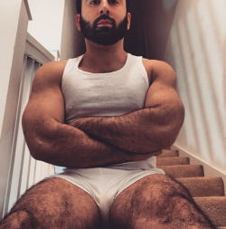 doctorkarim:  This is KarimHarati  (DoctorKarim)  OMG would love to have his hairy legs and arms wrapped around me.  Woof