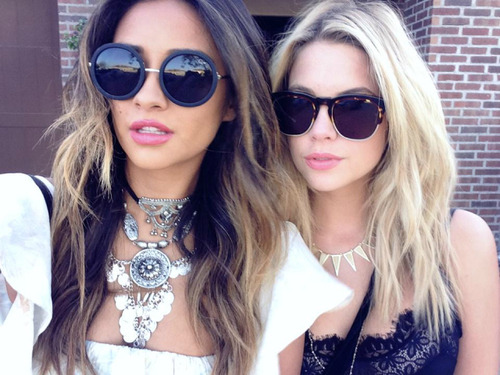 cost8801:fashionbib Necklaces only $4.99 shop at  www.cost21.comShop link: http://www.cost21.com/bib-necklace-c-59_95.html
