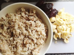 cleanbodyfreshstart:  high carb rice pudding breakfast  • steam rice then stir in cinnamon (+ optional milk alternative) • slice bananas and chop dates  • stir through the rice + shredded coconut and raw sugar   Your body will feel buzzing after