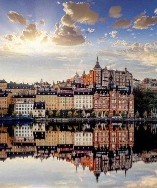 soul-of-an-angel - Reflected City • Stockholm, Sweden • |...