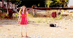 tonystavk:get to know me meme: 10 celebrity crushes [2/10]» Holland Roden“I eat healthy, but people 