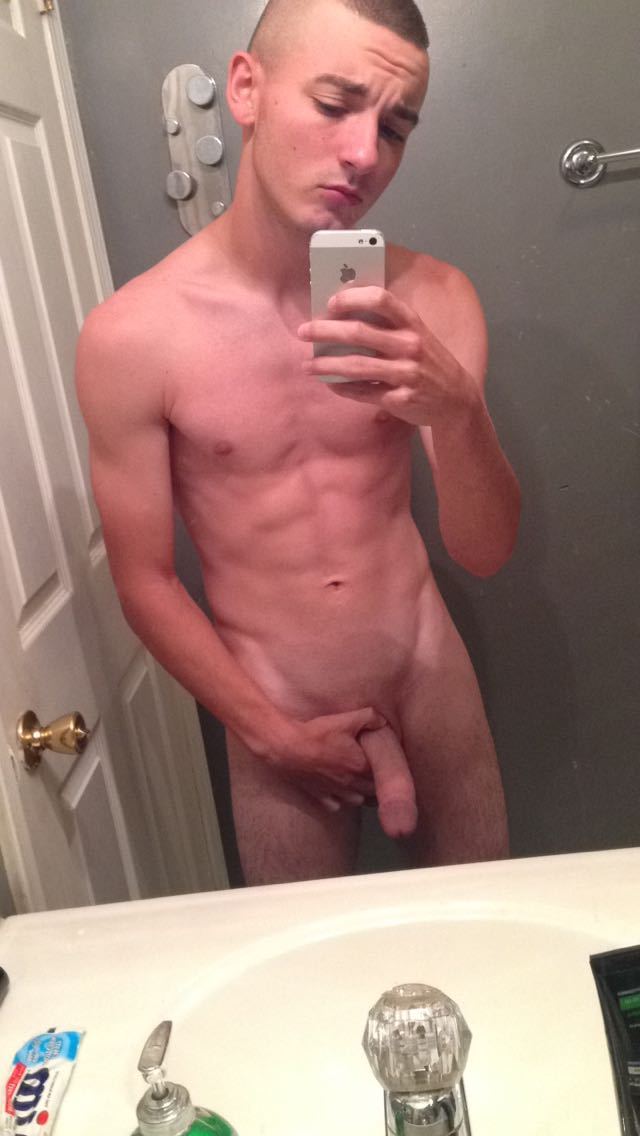 cameraphoneguys:  Submit today!! Full body pics only with face showing !! Submit