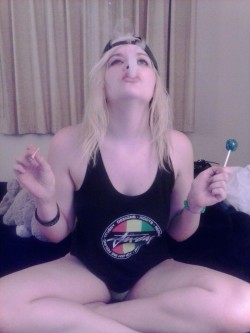 alisnow420:  Baby girls favorite things :)