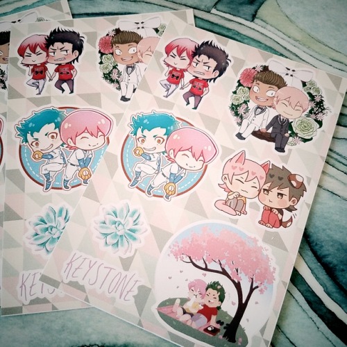 Stickers are here and have been packed into sleeves! *___* The books and other extras are all finali