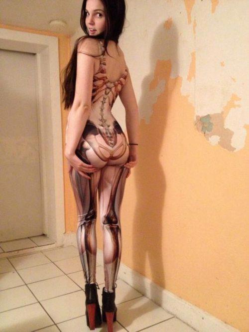girlstattoosraves:  sexy girl