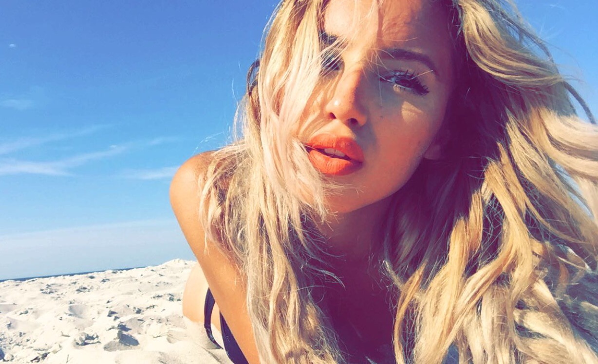bombshellssonly:  @clothesmindedx3 