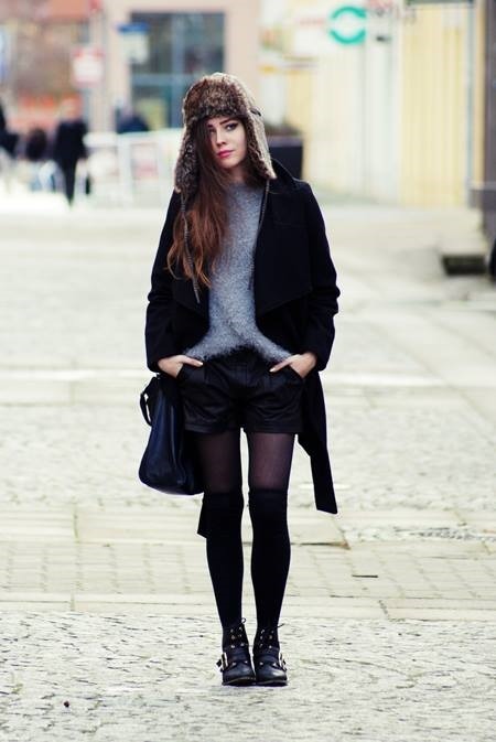 calzedoniatrendspotting: Our coolhunter Kasia Gorol in Frankfurt, Germany, wearing sheer tights and 