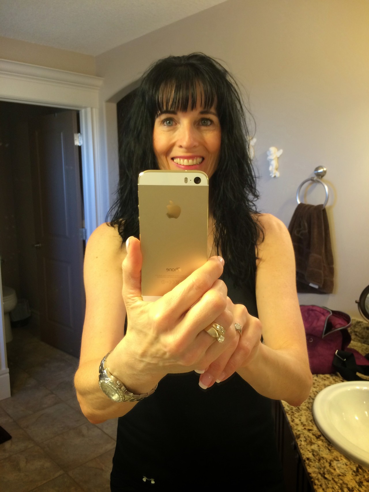 hotcalgarywife:  This is me. Married, Mom, HORNY, do you want me?