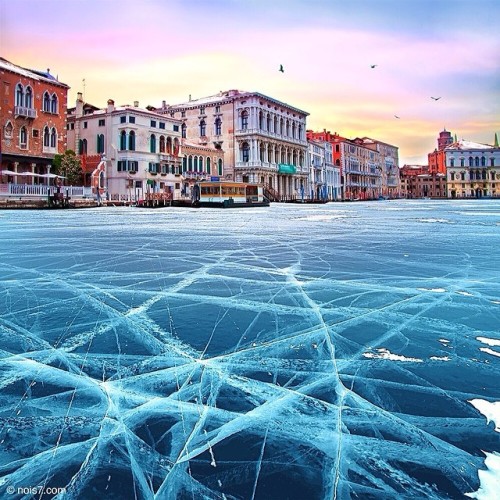 ryanpanos:  Frozen Venice | Robert Jahns | Via 