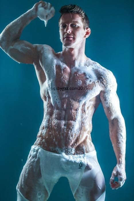 hotguysintheirunderwear:Please follow me @hotguysintheirunderwear  if you love bulges, underwea