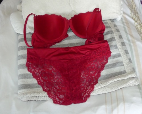 mellowhideoutfan: iluvallwoman:My wife nylon leg, her red panty and bra  Wife looks sharp in th