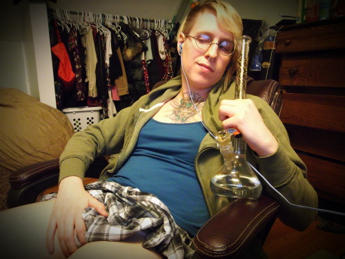 Chillin stoned grabbin’ my junk in a tiny skirt doop doo doo doot