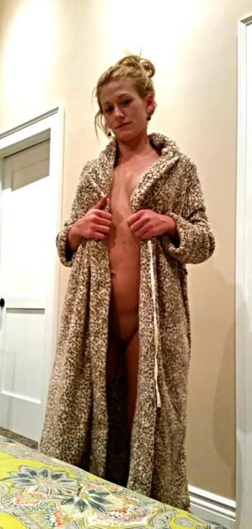 dnchotwife:  I got a new robe. It is SO soft and snuggly. Do you like it? We could share it. Get the message? ;) Muah 💋 💋 💋