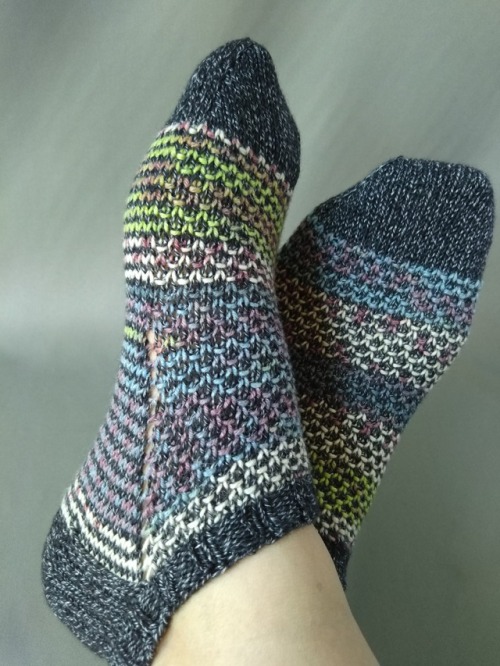 pattern: Broken Seed Stitch Socks http://www.ravelry.com/patterns/library/broken-seed-stitch-socks