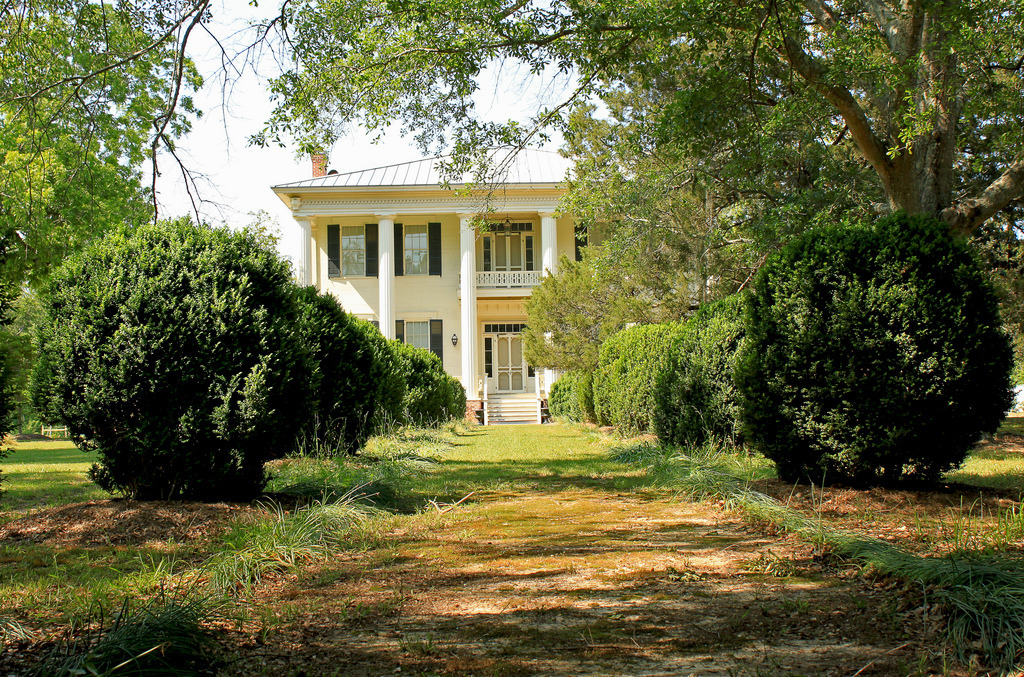 asweetheartbeing40:  georgiangentility:  Belvoir, built in the 1850s near Pleasant