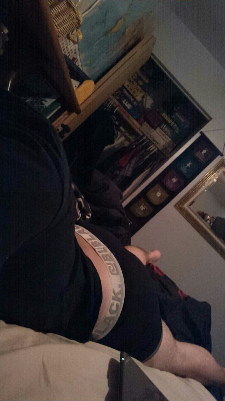 concertopoet:  Have a view of my positively ordinary ass. 