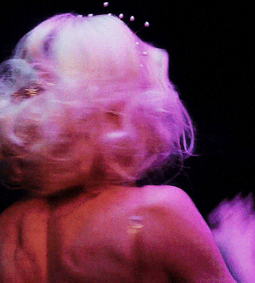katysdaisies:CARLY RAE JEPSEN in The Lonesliest Timefeaturing Rufus Wainwright, dir.