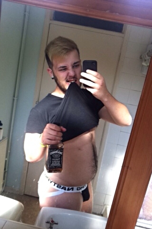 cubdelano:  I may be ill but it won’t stop me drinkin’ Jack! 🍹😈🐻