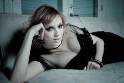 girlsgeeksandglasses:  tygertyger1980:  CHRISTINA HENDRICKS - GODDESS TO ALL MEN, JUSTICE FOR ALL GINGERS!  Stunning 