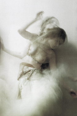 pivoslyakova:  Guinevere van Seenus in “Dreaming