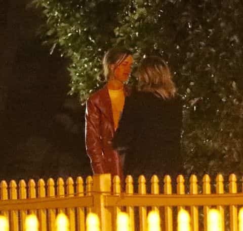 just-chilln:  Learning that Chloë grace moretz is dating a girl was the highlight