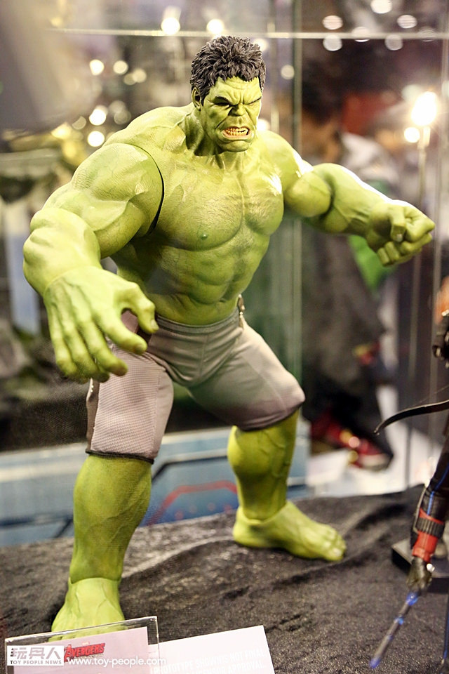 nomalez:  HOT TOYS: Captain America, Iron Man, Thor, Black Widow, Hawkeye and Hulk