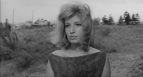 365filmsbyauroranocte:  Monica Vitti in Michelangelo Antonioni’s L’Eclisse (1962)