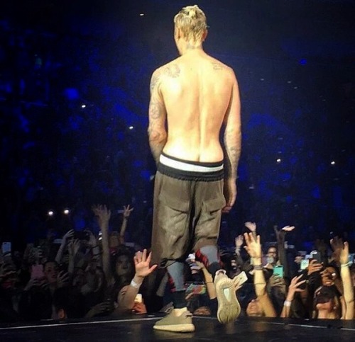 OMFG!! I&rsquo;m fine I can&rsquo;t wait for my Purpose Tour! Dat ASS!!