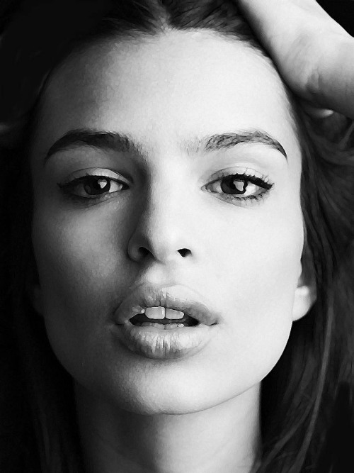 malevismo:  Emily is the sexiest girl alive 
