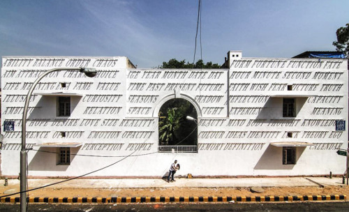 thingstolovefor:  Typographic Graffiti That Changes Throughout the Day  Graffiti artist DAKU has created a typographic piece in the Lodhi colony area of New Delhi. Words associated with life and the passage of time are mounted perpendicularly, casting