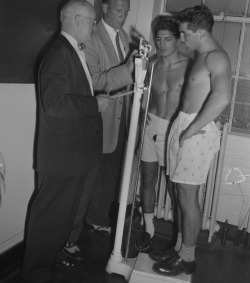 garelee:  ca. 1940. Boston. Weigh-in