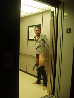 nakedpublicfun:  I’d take that elevator