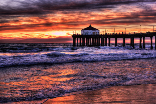 travelingcolors:  Sunset in Los Angeles | California (by Pedro Szekely) 