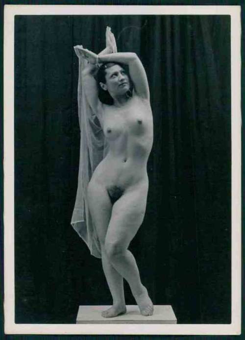 Bailarina desnuda, 1930-1940s 