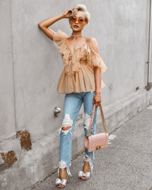 Sweet &amp; chic ✨ Shades @poppylissiman / Top @thedollshousefashion