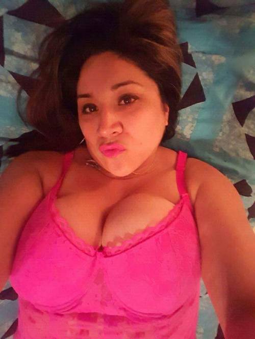 thicktexashotties:  My hotwife Angel San Antonio TXThanks for the submission 