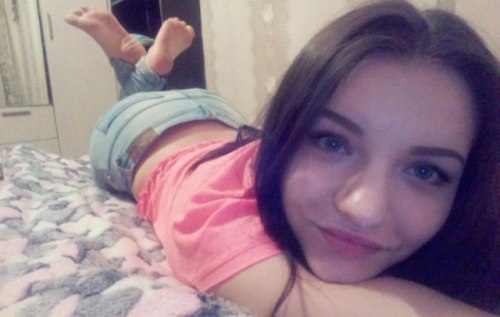 theshrine2016: europeangirlsfeet: Some more from our Russian Princess.