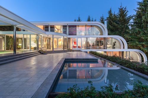 moodboardmix:“Eppich II” The “Mindbending Modernist Treasure,”  1056 Groveland Road, West Vancouver, B.C., Canada,Originally built in 1979   and completed in 1988 for Helmut & Brigitte Eppich,Designed by Arthur Erickson and Francisco Kripacz,Landscape